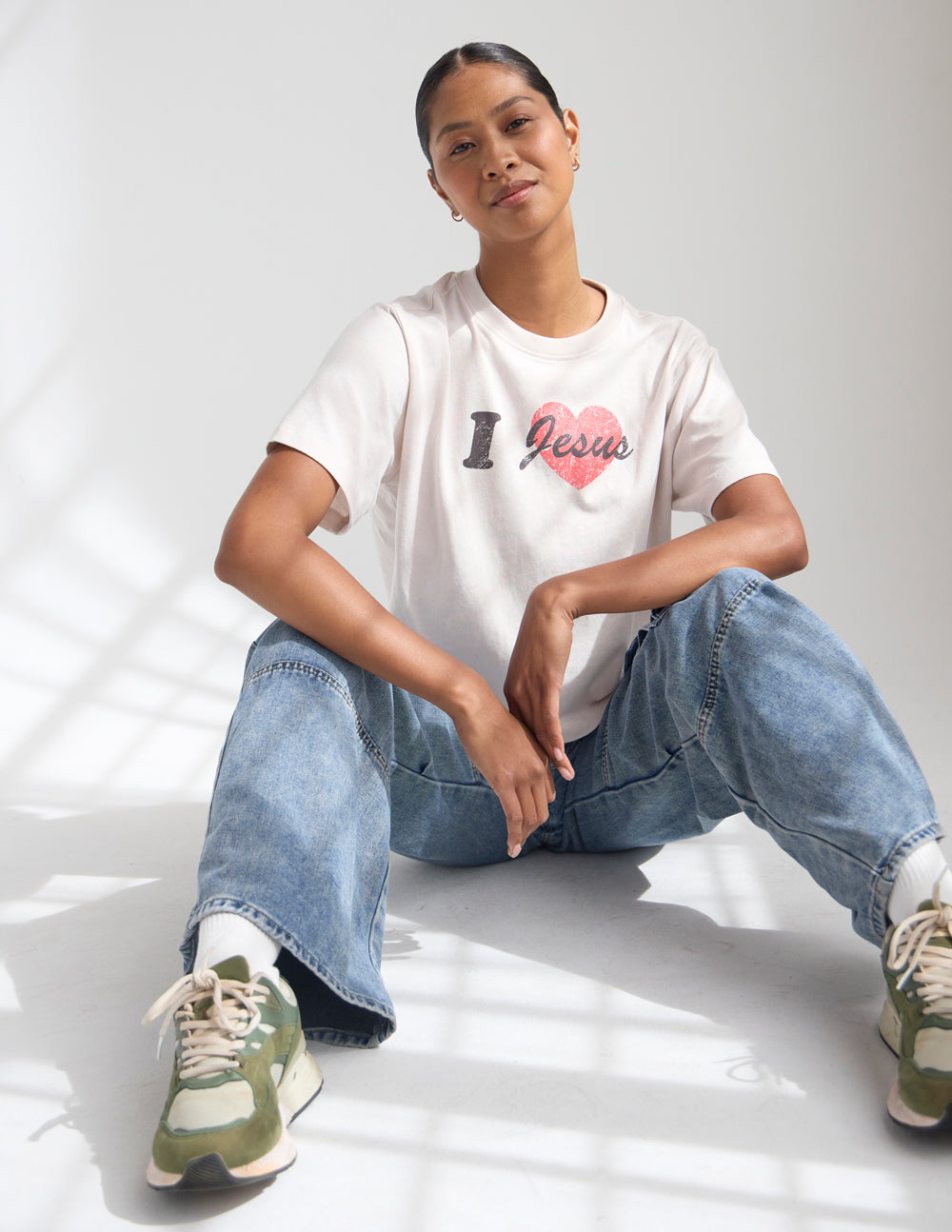I Love Jesus — Cropped Women's Tee